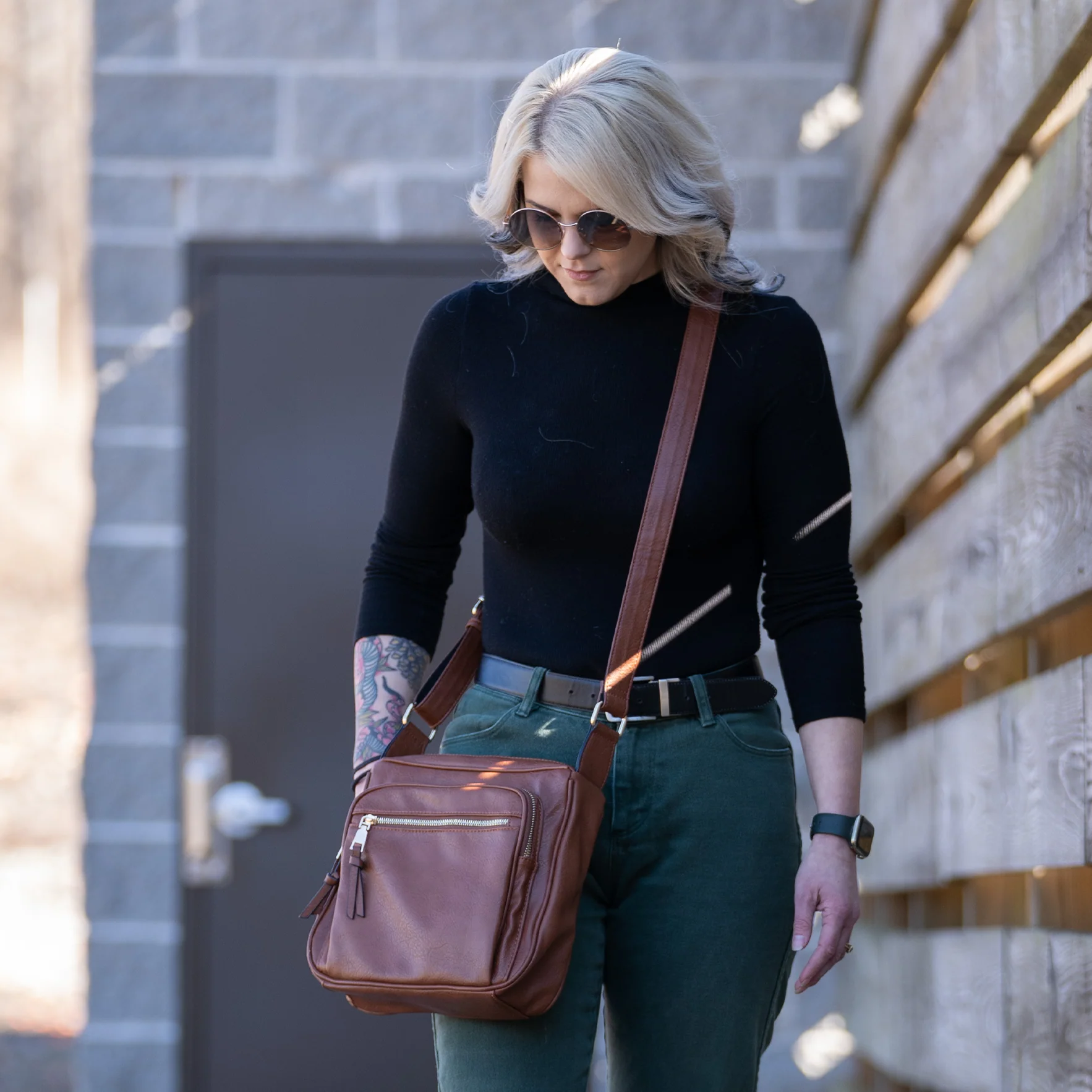 Brooklyn Concealed Carry Lock and Key Crossbody - Image 3