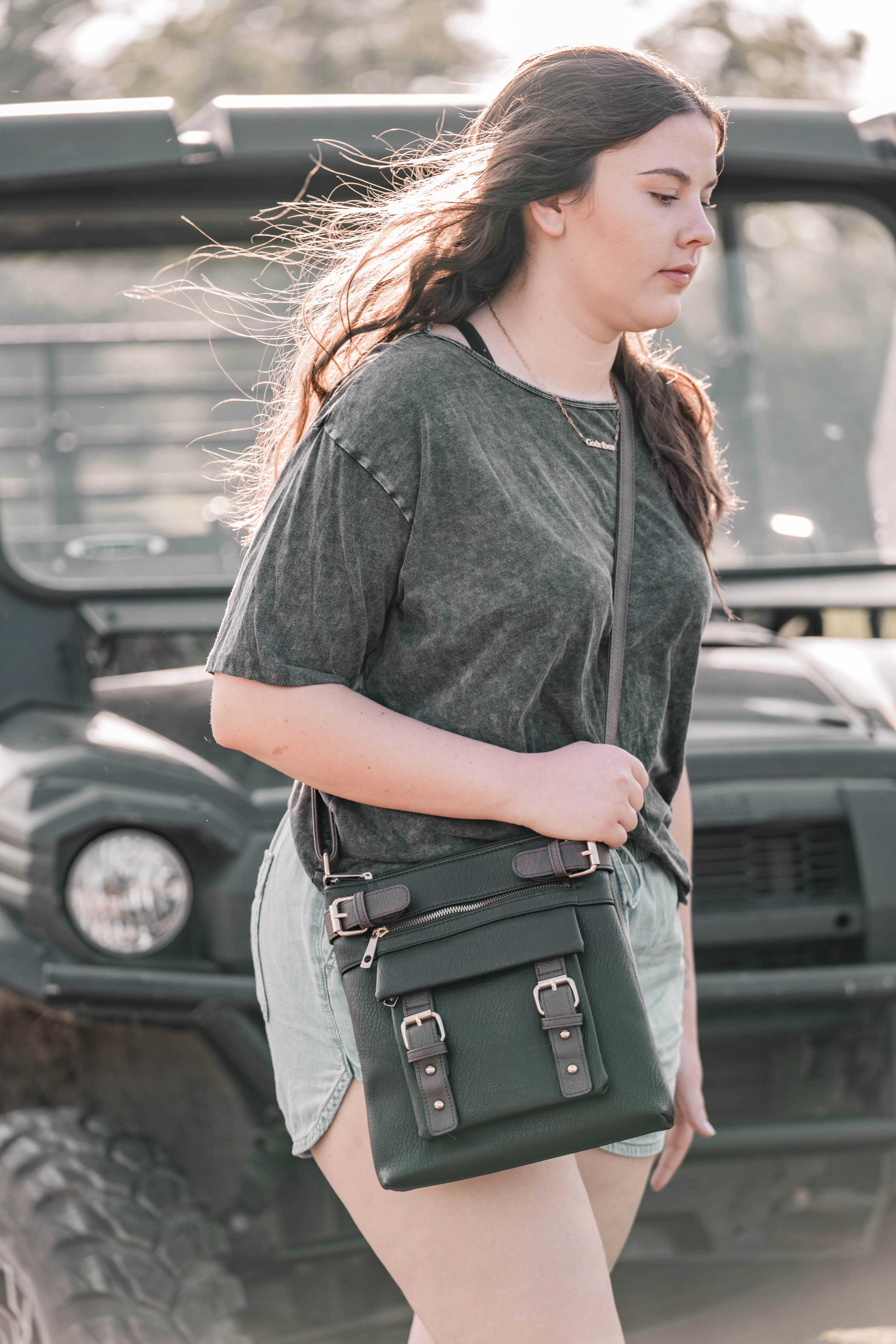 Hannah Concealed Carry Lock and Key Crossbody - Image 18