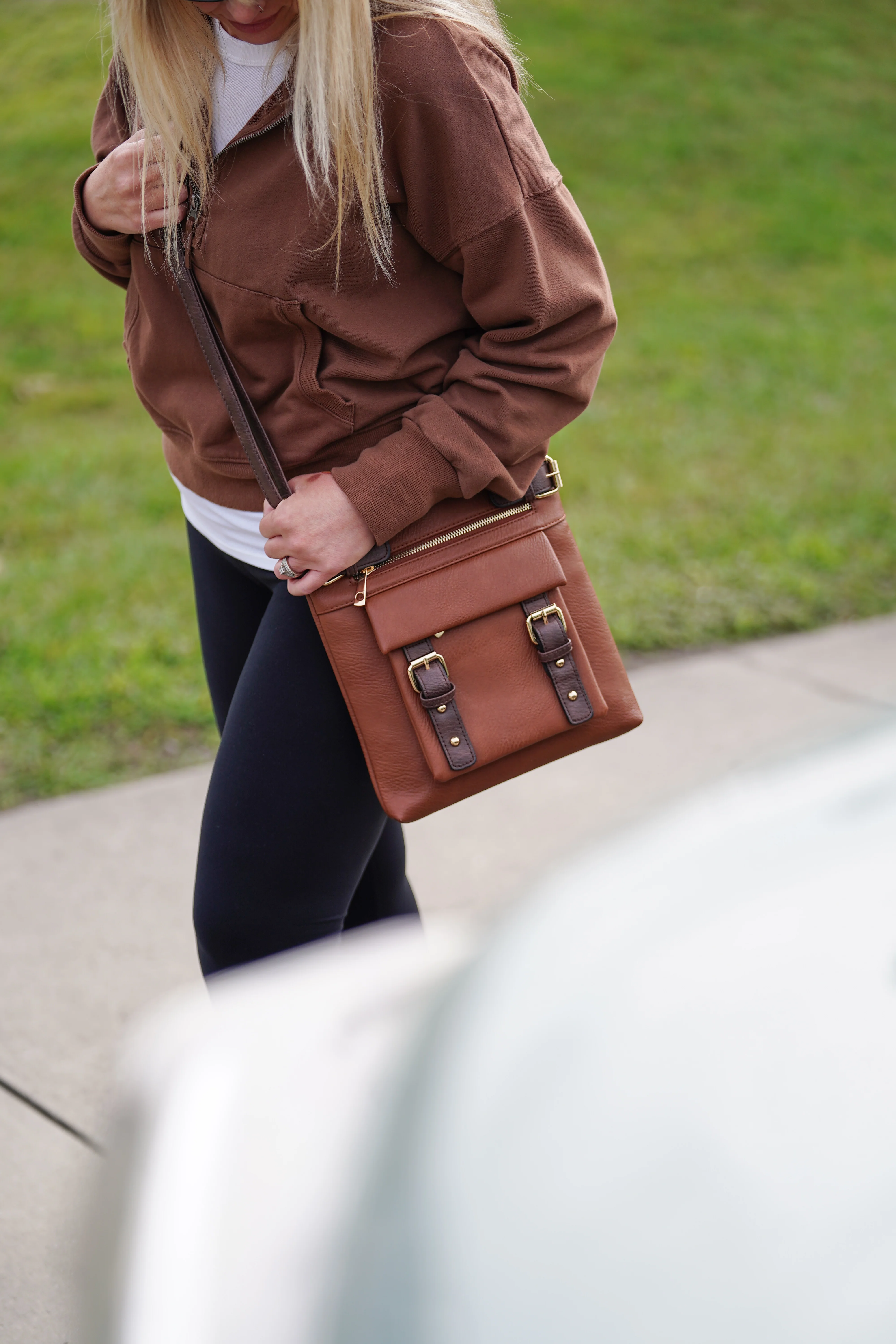 Hannah Concealed Carry Lock and Key Crossbody - Image 23