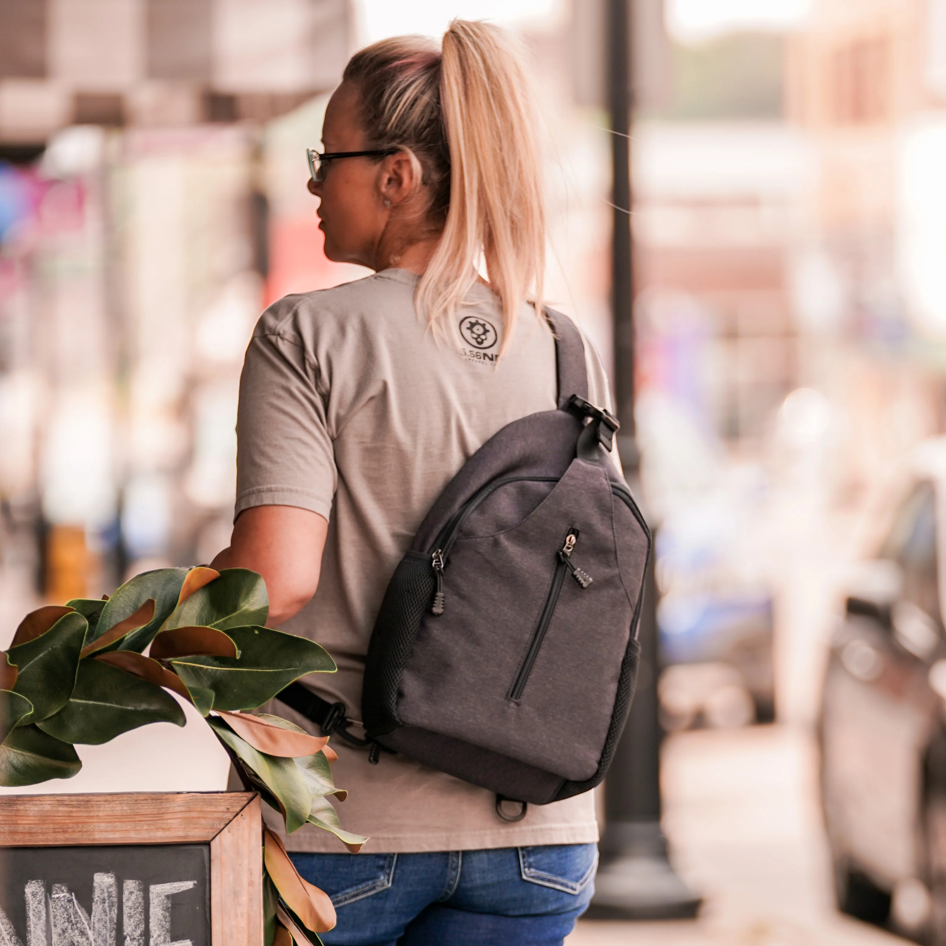 Kyle Minimalist Sling Shoulder Concealed Backpack - Image 3